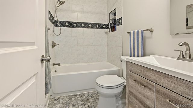 626 Fairway Drive, Royal Oak, MI 48073