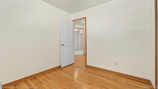 626 Fairway Drive, Royal Oak, MI 48073