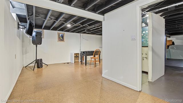 626 Fairway Drive, Royal Oak, MI 48073
