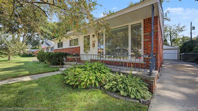 626 Fairway Drive, Royal Oak, MI 48073
