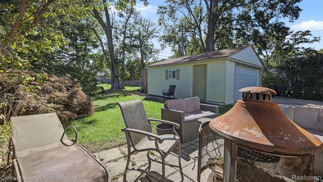 626 Fairway Drive, Royal Oak, MI 48073