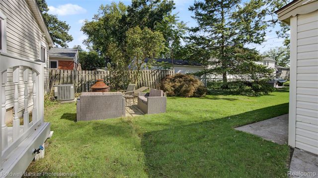 626 Fairway Drive, Royal Oak, MI 48073