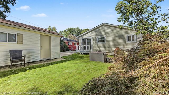 626 Fairway Drive, Royal Oak, MI 48073