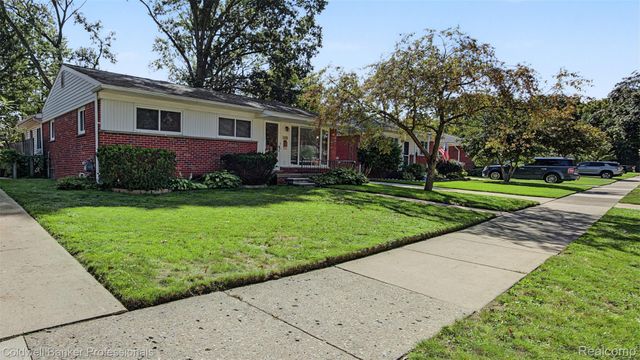 626 Fairway Drive, Royal Oak, MI 48073
