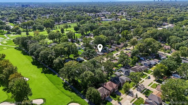 626 Fairway Drive, Royal Oak, MI 48073