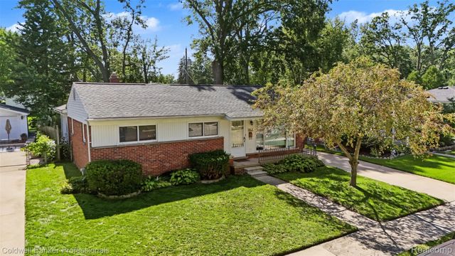 626 Fairway Drive, Royal Oak, MI 48073