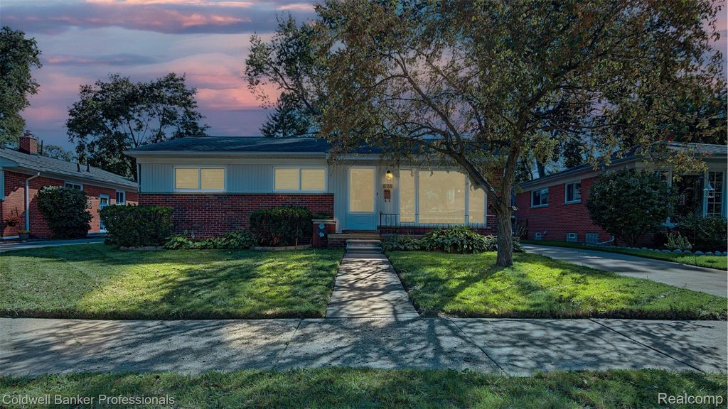 626 Fairway Drive, Royal Oak, MI 48073