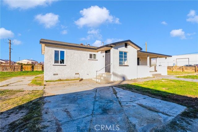 2494 Nadean, Mojave, CA 93501
