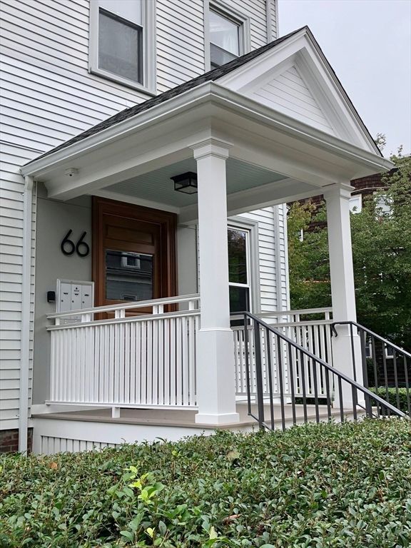 66 Walnut St 1, Somerville, MA 02143