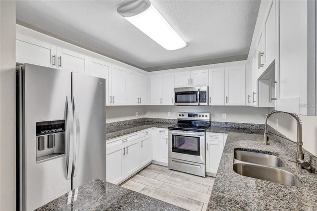 10413 SUMMERVIEW CIRCLE, Riverview, FL 33578