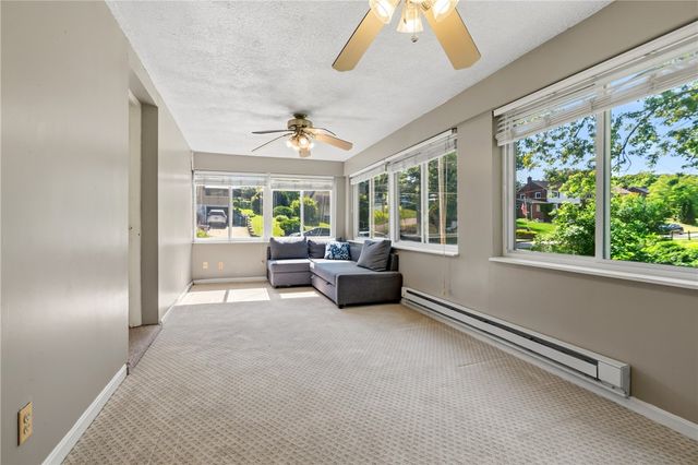 5211 White Oak Dr, Penn Hills, PA 15147