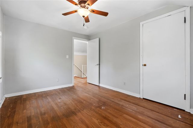 5211 White Oak Dr, Penn Hills, PA 15147