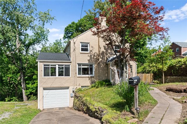 5211 White Oak Dr, Penn Hills, PA 15147