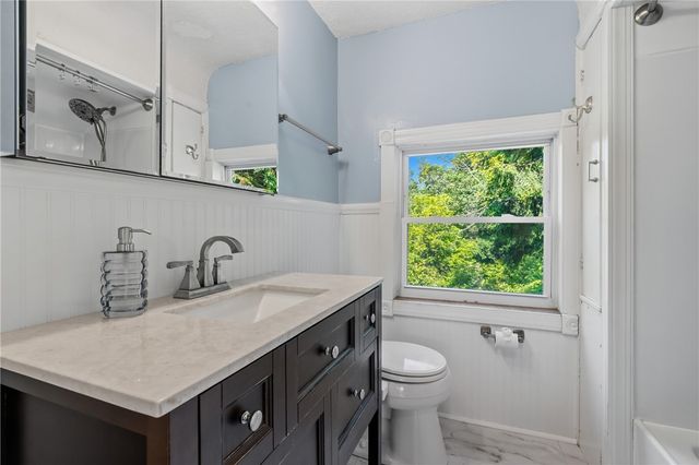 5211 White Oak Dr, Penn Hills, PA 15147