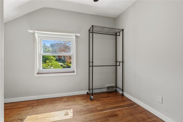 5211 White Oak Dr, Penn Hills, PA 15147