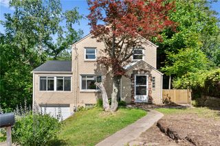 5211 White Oak Dr, Penn Hills, PA 15147