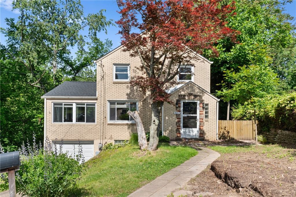 5211 White Oak Dr, Penn Hills, PA 15147