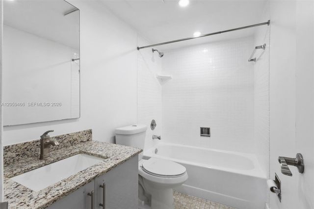10145 NW 9th St Circle 101, Miami, FL 33172
