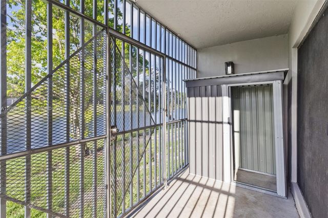 10145 NW 9th St Circle 101, Miami, FL 33172