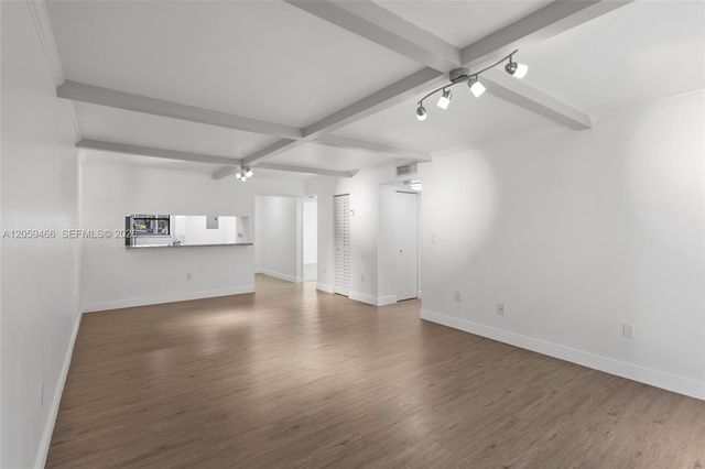 10145 NW 9th St Circle 101, Miami, FL 33172