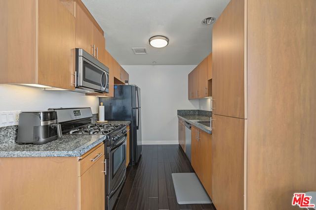2864 Sunset Place 407, Los Angeles, CA 90005