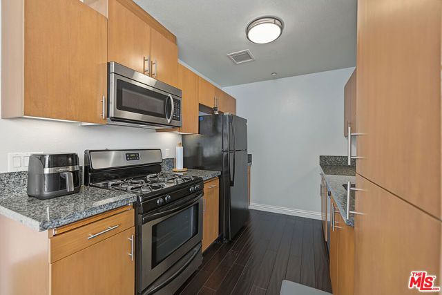 2864 Sunset Place 407, Los Angeles, CA 90005