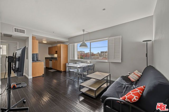 2864 Sunset Place 407, Los Angeles, CA 90005