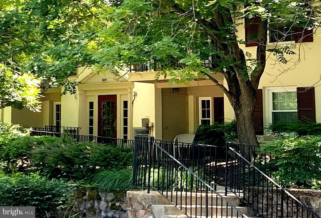 5809-K CAMBRIDGE DR #668, Springfield, VA 22152