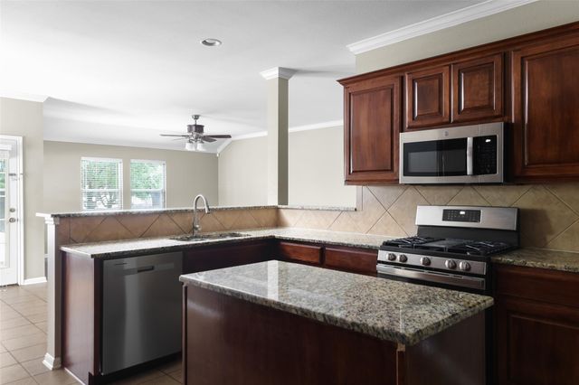 301 Middle CRK, Buda, TX 78610