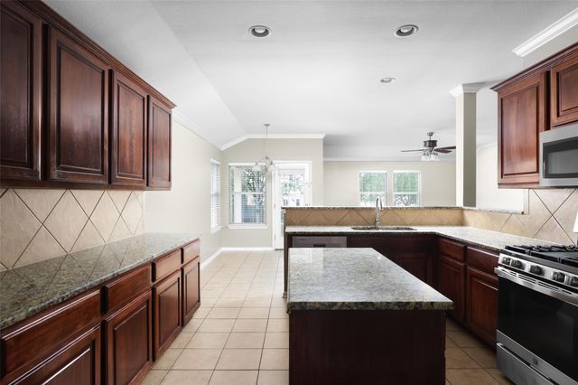 301 Middle CRK, Buda, TX 78610