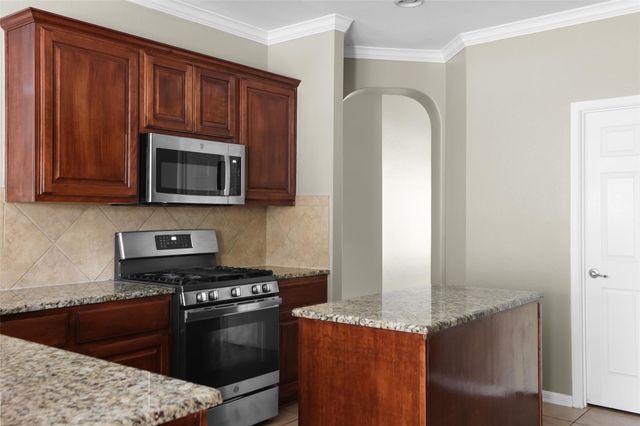 301 Middle CRK, Buda, TX 78610