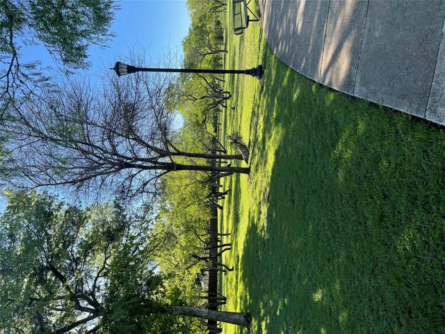 301 Middle CRK, Buda, TX 78610