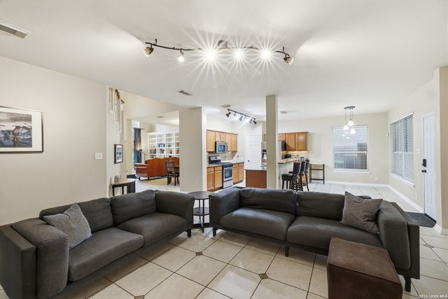 8839 Brae Crest, San Antonio, TX 78249