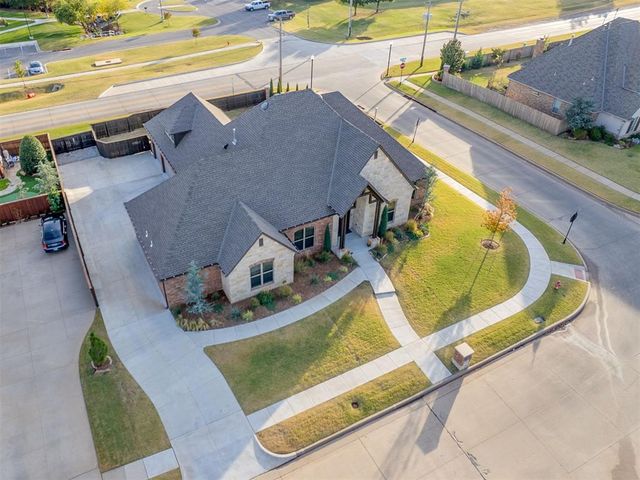 1200 Canteberry Drive, Yukon, OK 73099