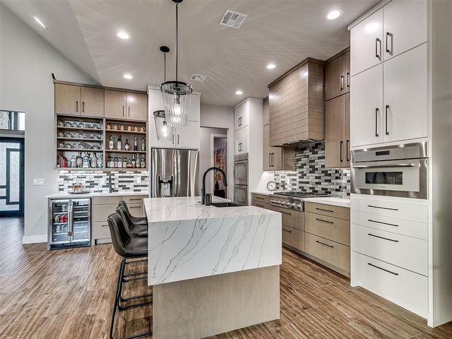 1200 Canteberry Drive, Yukon, OK 73099