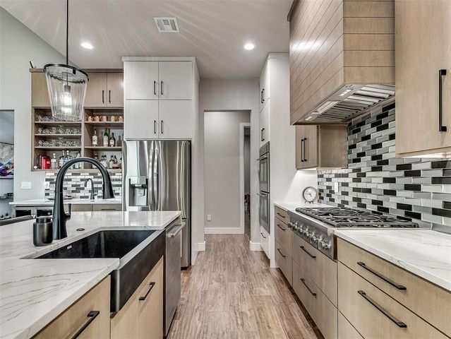 1200 Canteberry Drive, Yukon, OK 73099