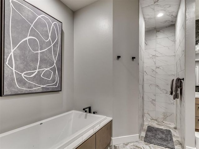 1200 Canteberry Drive, Yukon, OK 73099