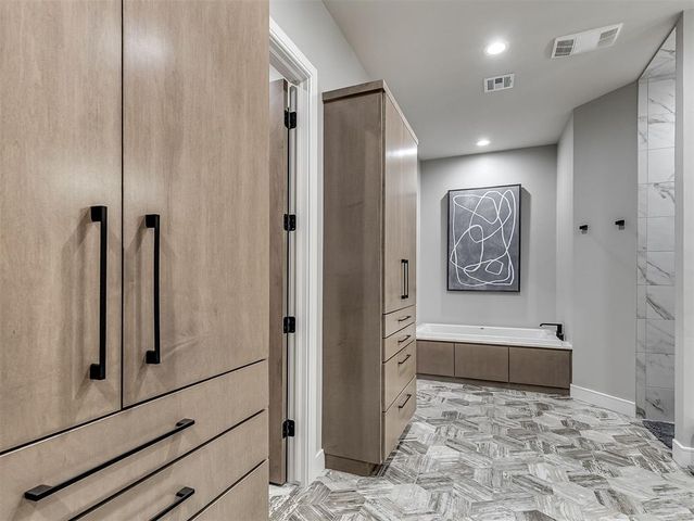 1200 Canteberry Drive, Yukon, OK 73099