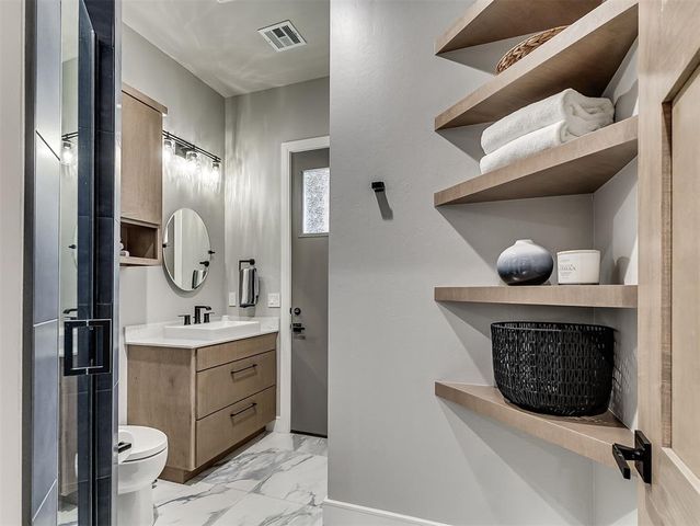 1200 Canteberry Drive, Yukon, OK 73099