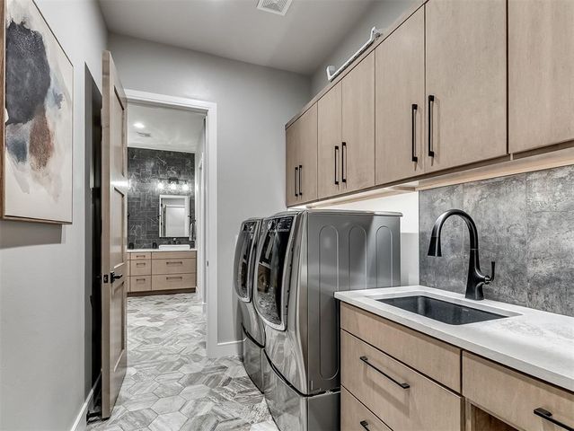 1200 Canteberry Drive, Yukon, OK 73099