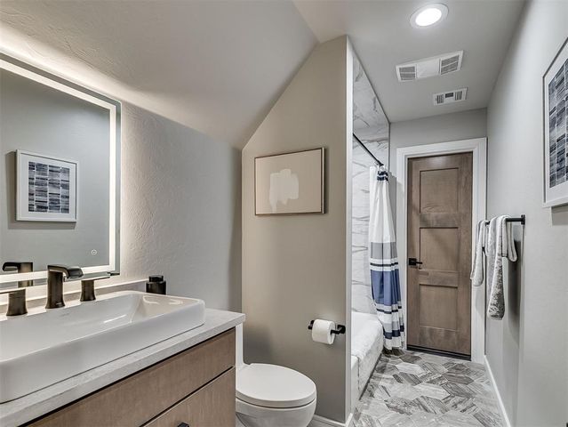 1200 Canteberry Drive, Yukon, OK 73099