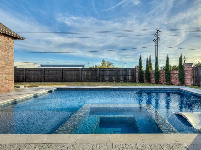 1200 Canteberry Drive, Yukon, OK 73099