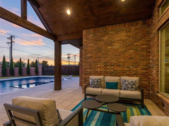 1200 Canteberry Drive, Yukon, OK 73099