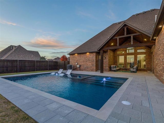 1200 Canteberry Drive, Yukon, OK 73099