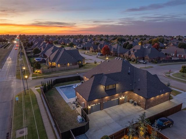 1200 Canteberry Drive, Yukon, OK 73099