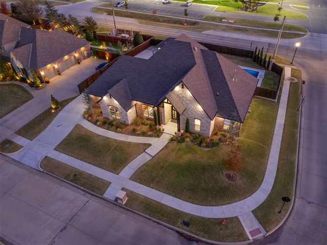 1200 Canteberry Drive, Yukon, OK 73099