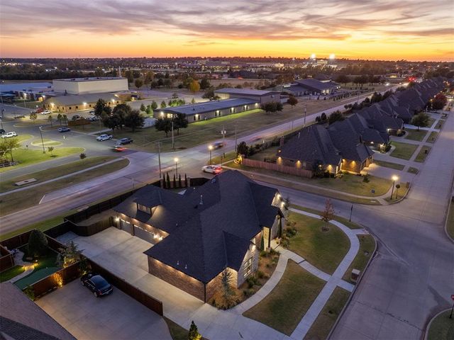 1200 Canteberry Drive, Yukon, OK 73099