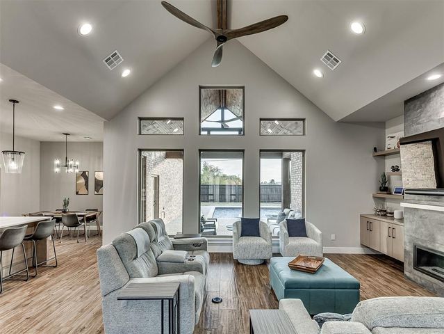 1200 Canteberry Drive, Yukon, OK 73099