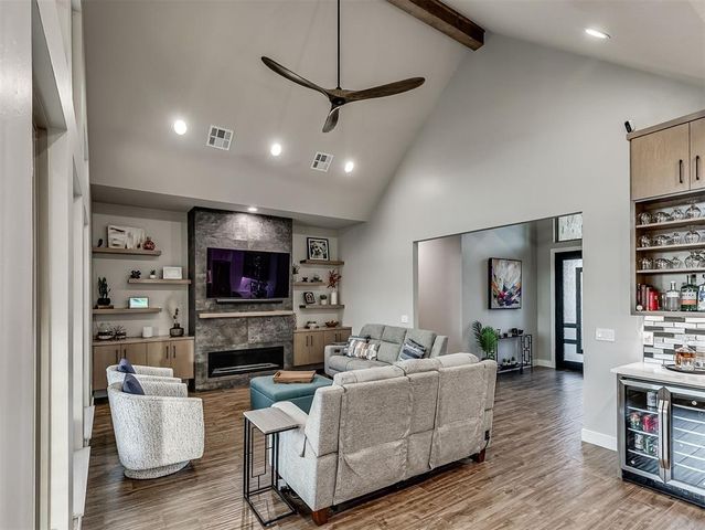 1200 Canteberry Drive, Yukon, OK 73099