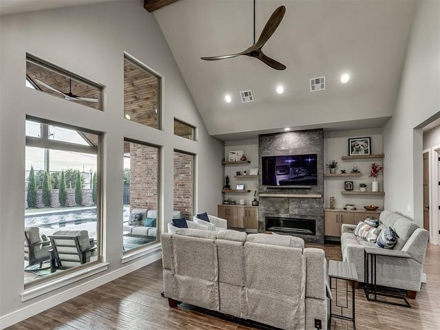 1200 Canteberry Drive, Yukon, OK 73099